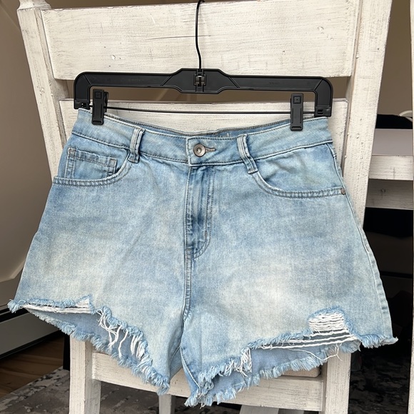 Rewash Pants - Rewash Vintage Reunion Frayed The Wedge Super
High Rise Shorts Junior Size 7
